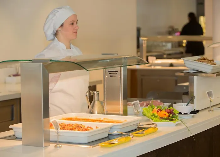 Готель Luxor 4*